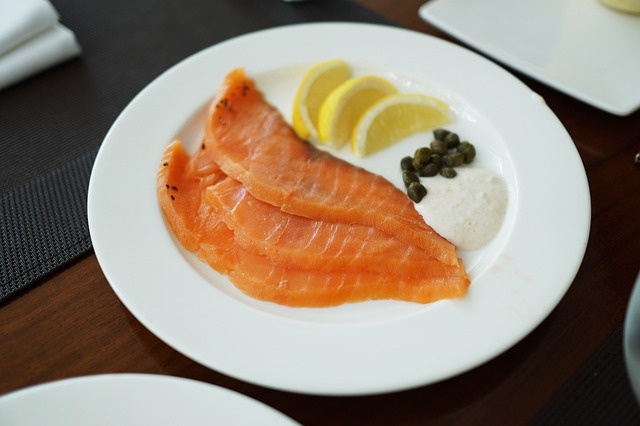 Salmone affumicato? Una ricetta per valorizzarlo